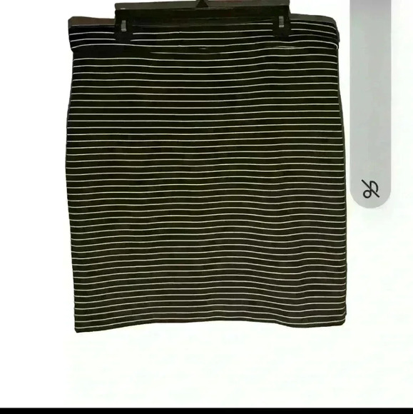 Loft Black White Striped Thick Stretch Pull-on Kkirt size L #93 - Picture 2 of 5